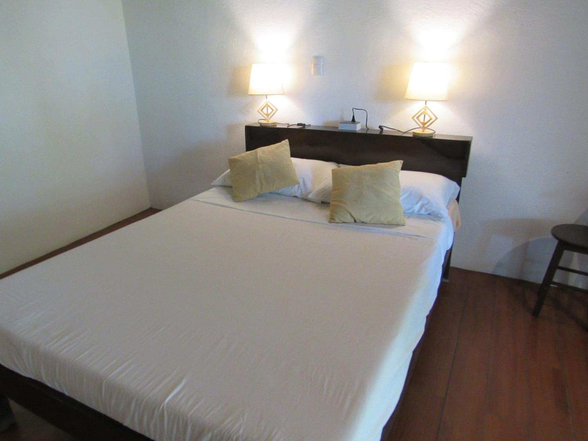Dacozy Beach Resort Moalboal Habitación foto